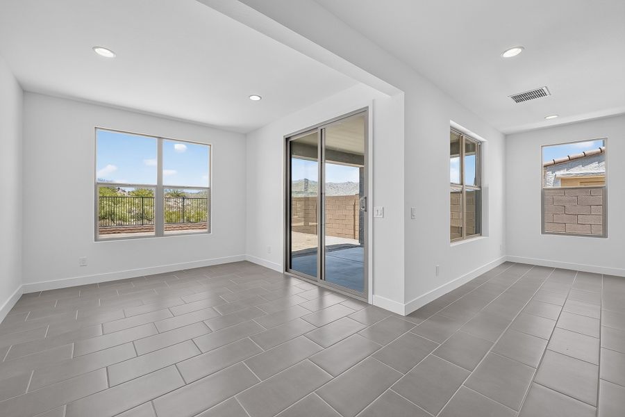Spacious, unfurnished interior of a new home in Ladera Trails, Queen Creek (Image 15).