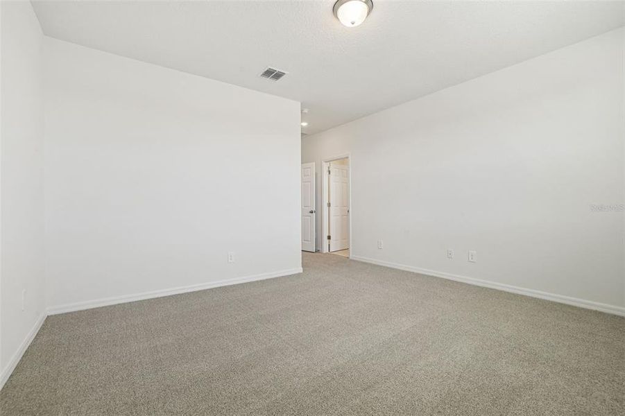 Spacious, unfurnished interior of a new home in The Meadow at Crossprairie Bungalows, St. Cloud (Image 25).