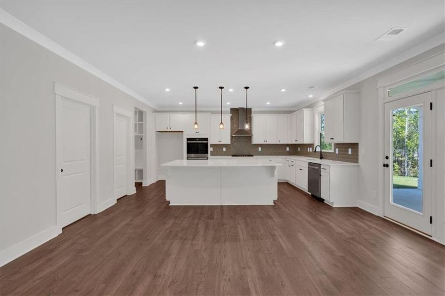 Spacious, unfurnished interior of a new home in Springside Reserve, Powder Springs (Image 33). Spacious, unfurnished interior of a new home in Springside Reserve, Powder Springs (Image 33).