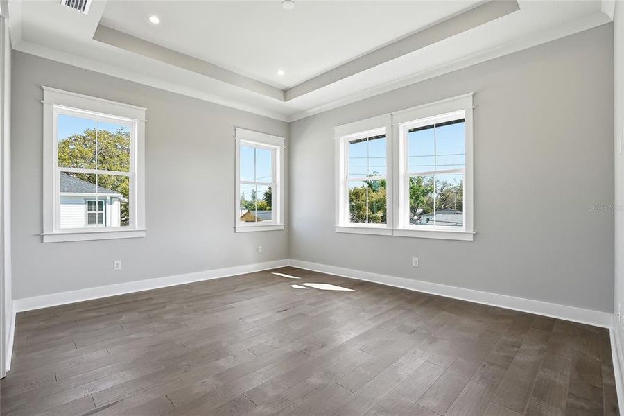 Spacious, unfurnished interior of a new home in , St. Petersburg (Image 53).