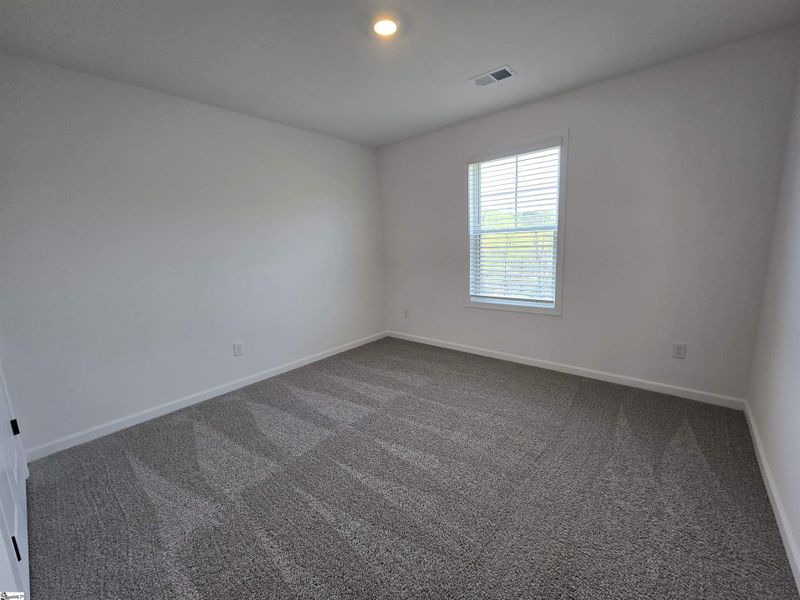 Spacious, unfurnished interior of a new home in Shiloh Trail, Wellford (Image 33).