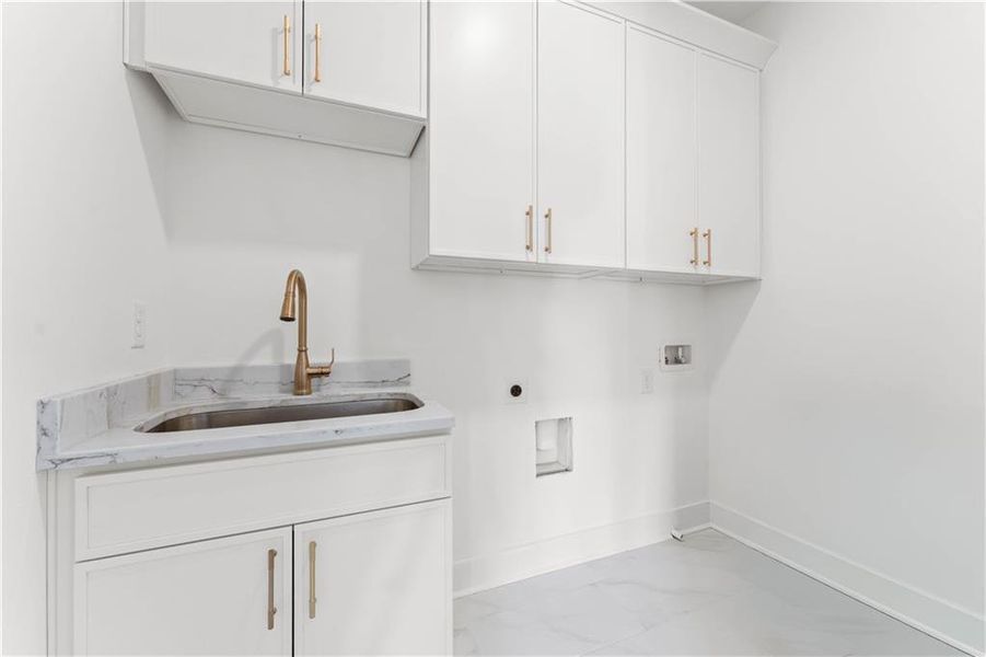 Furnished interior view inside a new home in , Atlanta (Image 13).