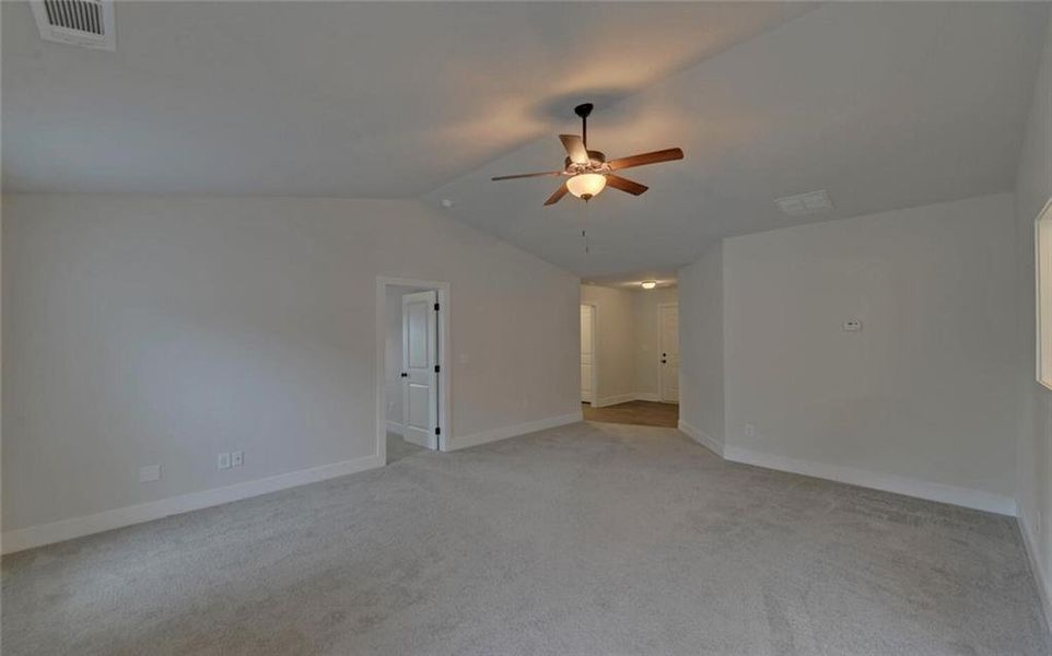 Spacious, unfurnished interior of a new home in , Hartwell (Image 26).