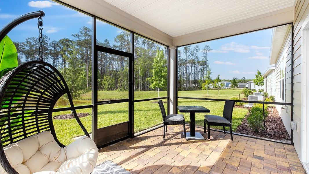 2106 Charle II Screened Porch 1of2 F1 2106 Charle II Screened Porch 1of2 F1