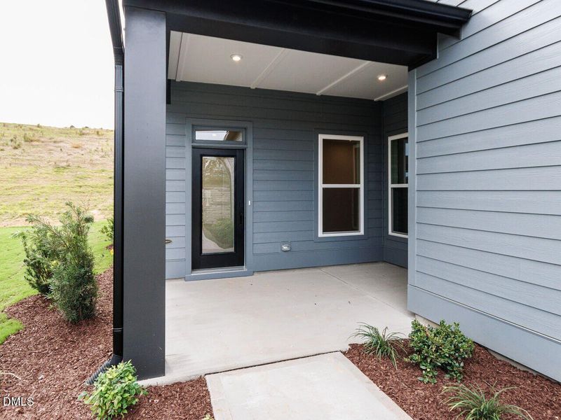 004-1280x960-front-porch 004-1280x960-front-porch