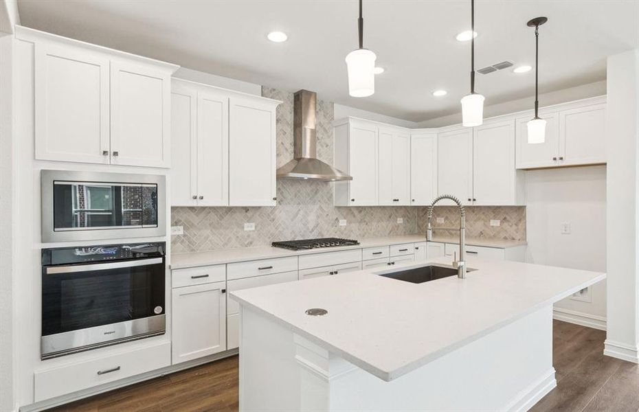 Eat-in kitchen island Eat-in kitchen island
