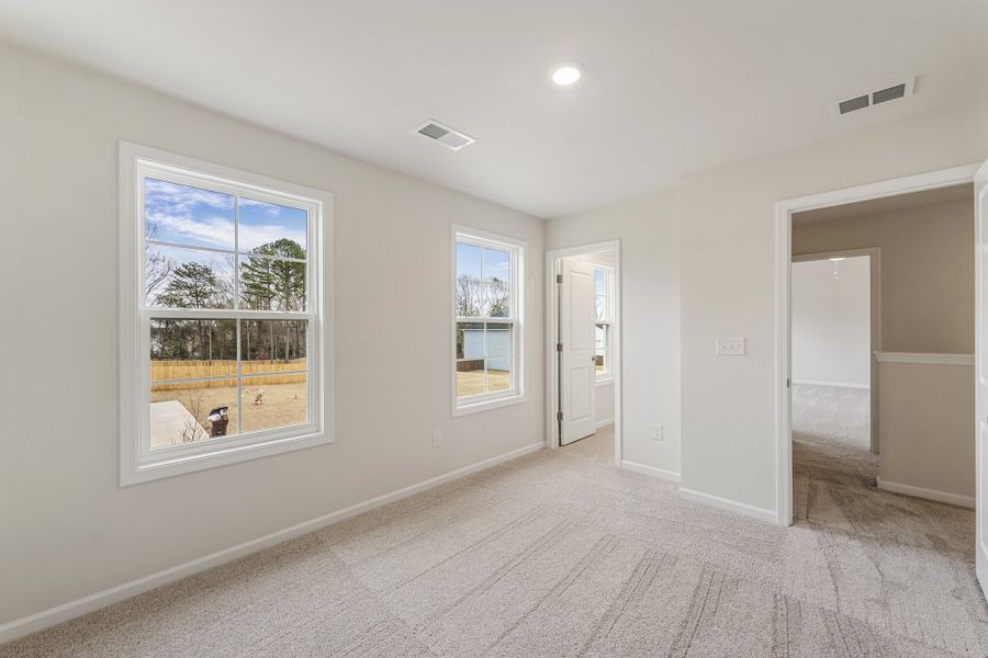 Spacious, unfurnished interior of a new home in Fairview Falls, Chesnee (Image 24).