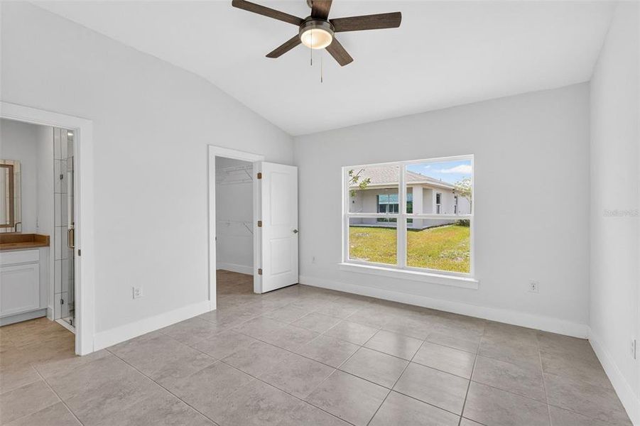 Spacious, unfurnished interior of a new home in , Port Charlotte (Image 21).