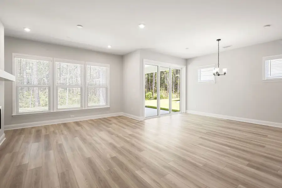 Spacious, unfurnished interior of a new home in Waterways, Richmond Hill (Image 48).