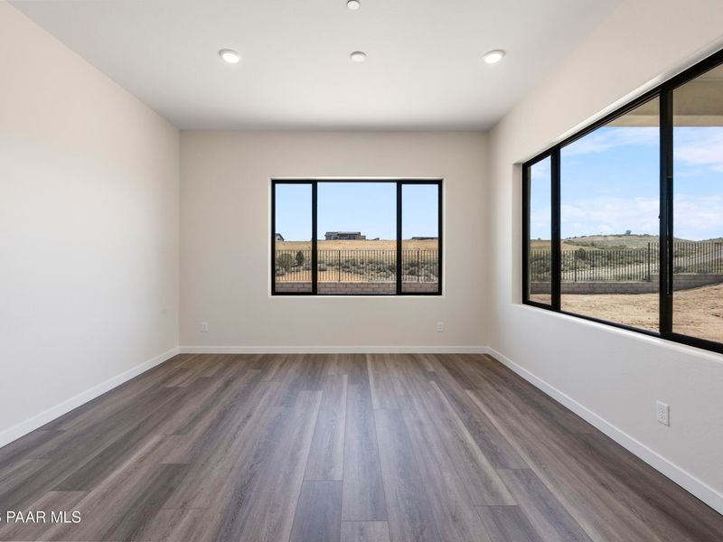 Spacious, unfurnished interior of a new home in Hidden Hills, Prescott (Image 27).