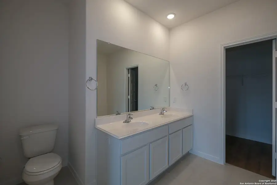 Furnished interior view inside a new home in Winding Brook, San Antonio (Image 13). Furnished interior view inside a new home in Winding Brook, San Antonio (Image 13).