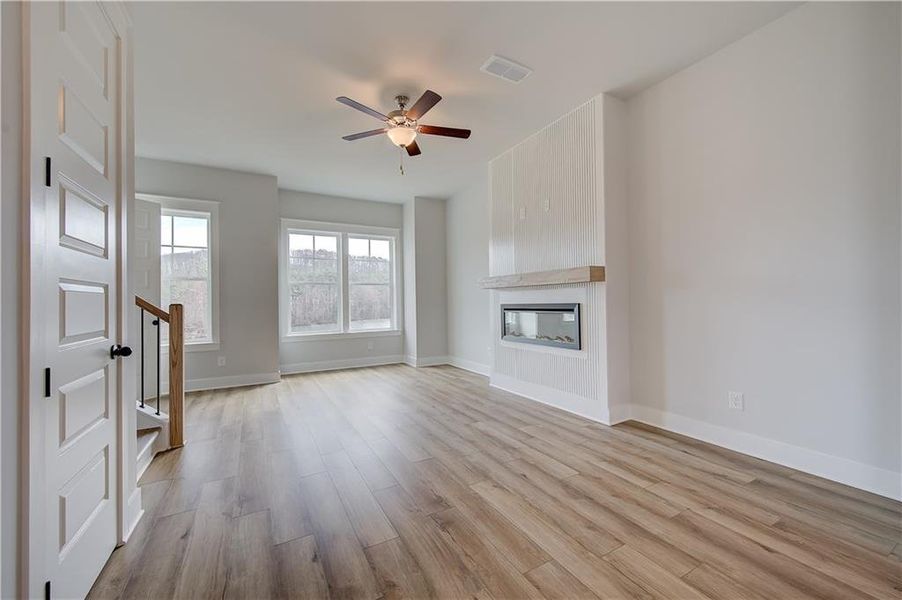 Spacious, unfurnished interior of a new home in Barrett Pointe, Kennesaw (Image 21). Spacious, unfurnished interior of a new home in Barrett Pointe, Kennesaw (Image 21).