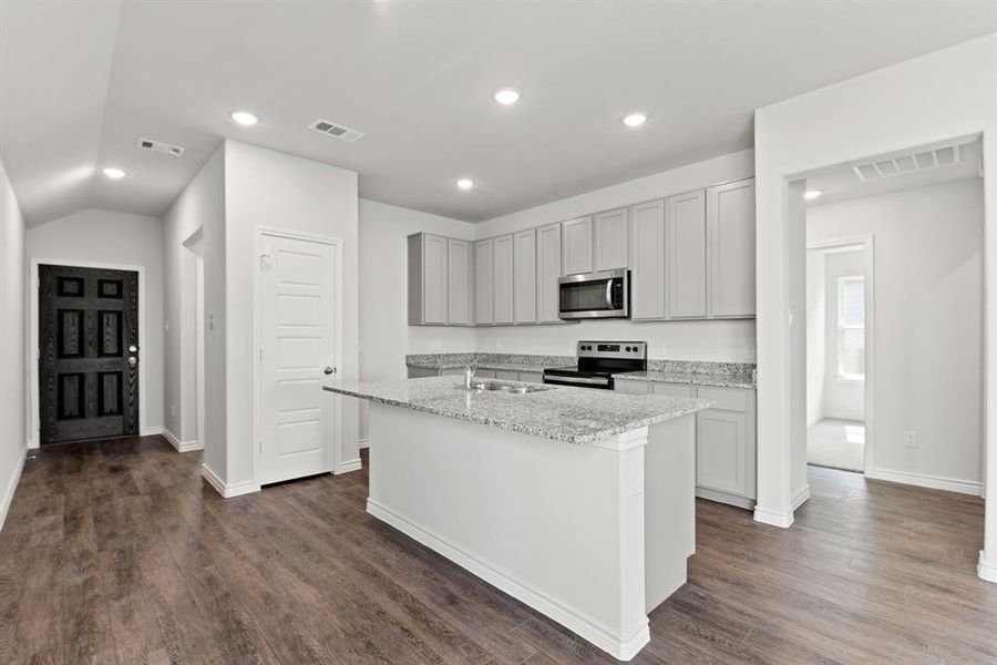 Furnished interior view inside a new home in Deer Creek, Fort Worth (Image 29). Furnished interior view inside a new home in Deer Creek, Fort Worth (Image 29).