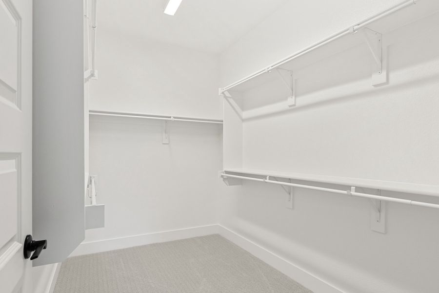 Spacious, unfurnished interior of a new home in Cottonwood Creek, Rowlett (Image 35).