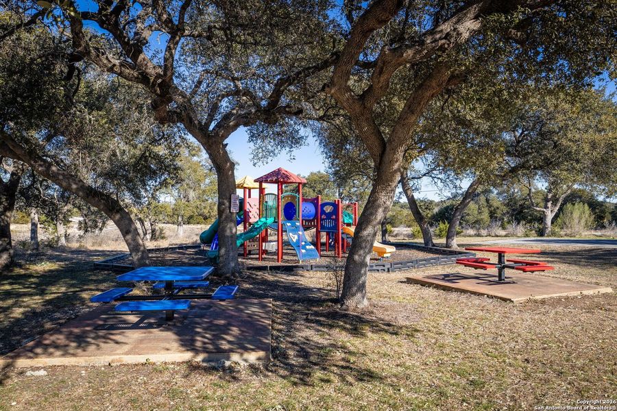 Community amenities in , Spring Branch (Image 32).