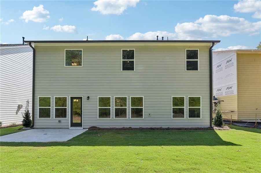 Exterior details and patio area of a home in Creekside, Dawsonville (Image 24).