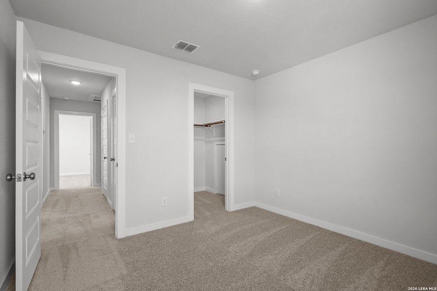 Spacious, unfurnished interior of a new home in Hiddenbrooke, Seguin (Image 28).