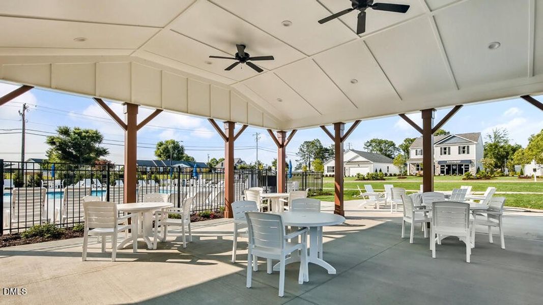 honeycutt-oaks-monument-pool-004