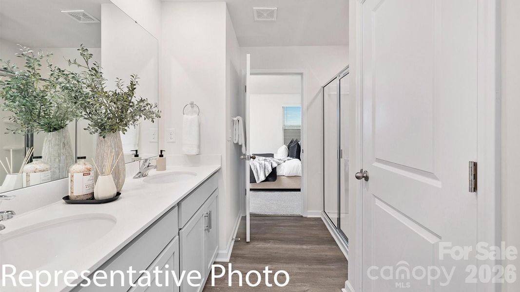 Furnished interior view inside a new home in Fergus Crossing, York (Image 14).