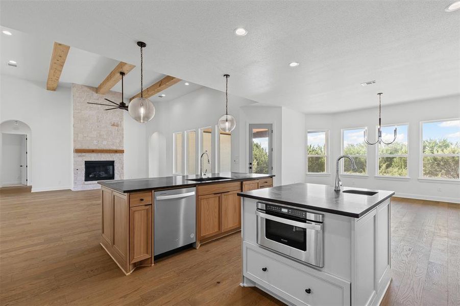 Furnished interior view inside a new home in Rolling Creek Ranch, Granbury (Image 15). Furnished interior view inside a new home in Rolling Creek Ranch, Granbury (Image 15).