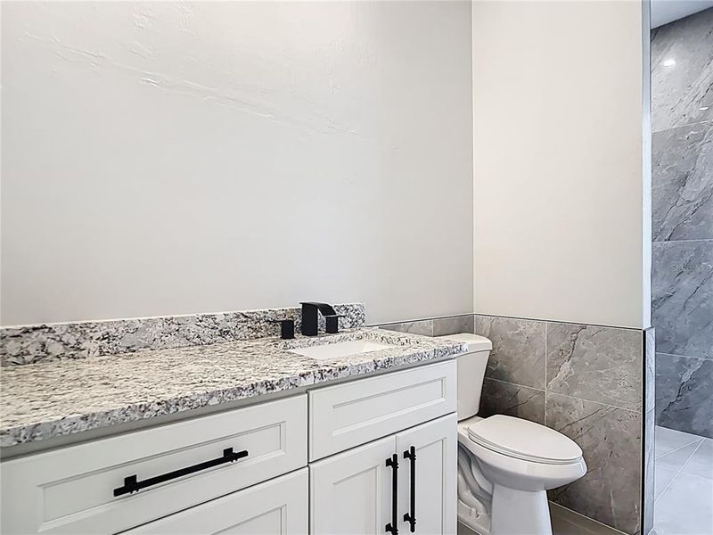 Spacious, unfurnished interior of a new home in , Englewood (Image 24).