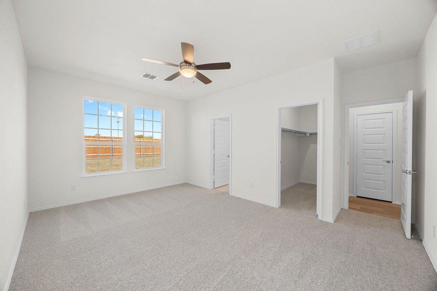 Spacious, unfurnished interior of a new home in Salerno - Heritage Collection, Round Rock (Image 20).