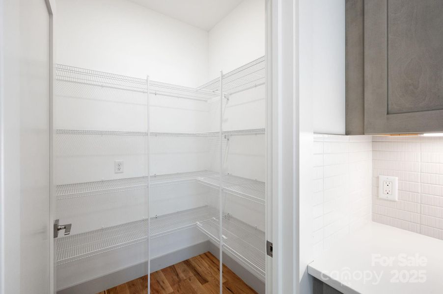 Walk-In Pantry Walk-In Pantry