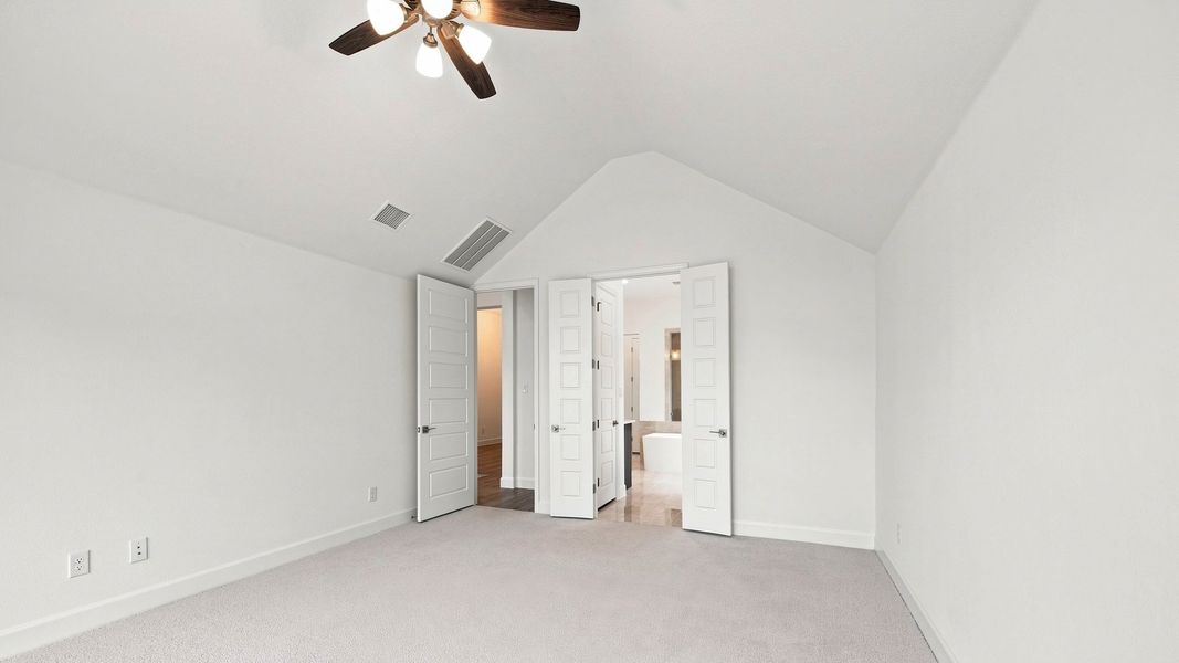Spacious, unfurnished interior of a new home in Eliana, McKinney (Image 21).