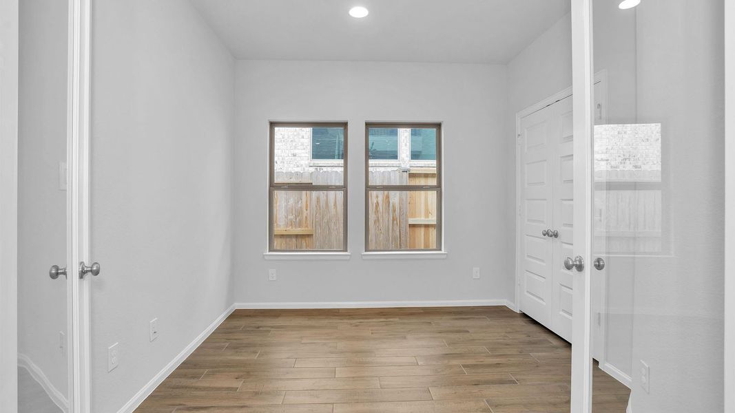 Spacious, unfurnished interior of a new home in Candela South 40', Richmond (Image 14).