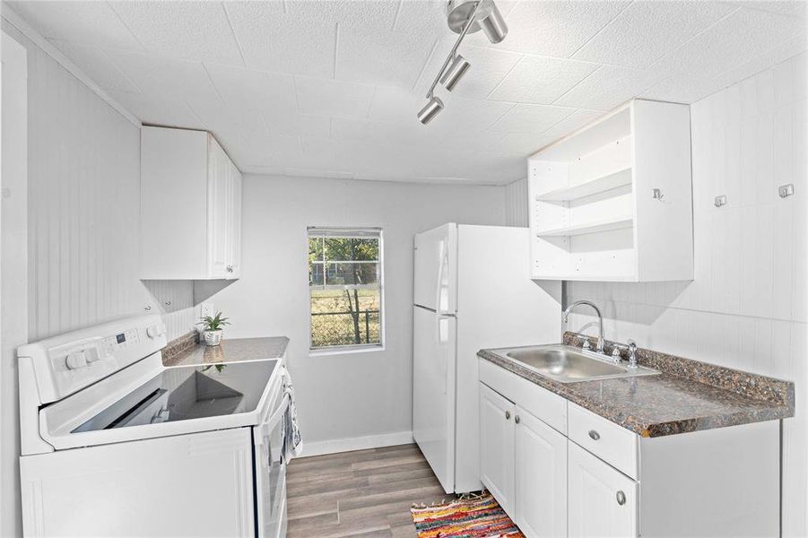 Furnished interior view inside a new home in , Brownwood (Image 9).