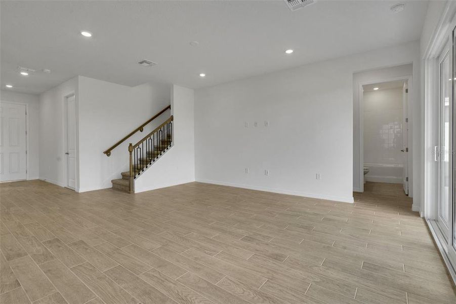 Spacious, unfurnished interior of a new home in Turnleaf, Punta Gorda (Image 21). Spacious, unfurnished interior of a new home in Turnleaf, Punta Gorda (Image 21).