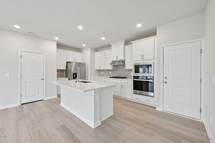 4 - Kitchen