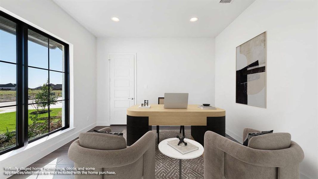 Furnished interior view inside a new home in Myrtle Creek 71', Waxahachie (Image 10). Furnished interior view inside a new home in Myrtle Creek 71', Waxahachie (Image 10).