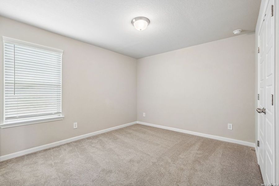 Spacious, unfurnished interior of a new home in Arcadia Ridge - Premier Series, San Antonio (Image 33).