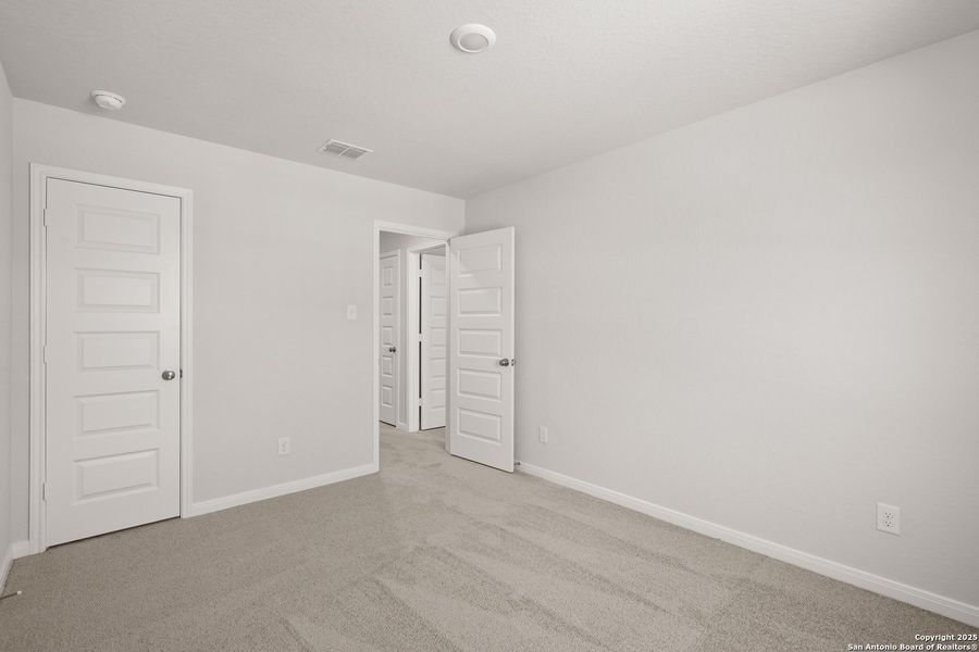 Spacious, unfurnished interior of a new home in Abbott Place, St. Hedwig (Image 14).