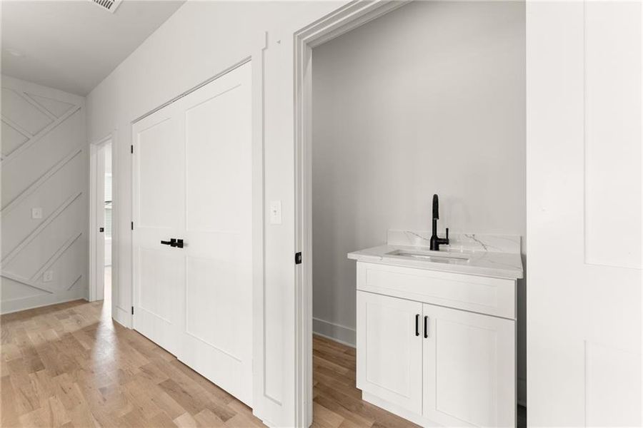 Spacious, unfurnished interior of a new home in , Clermont (Image 42).