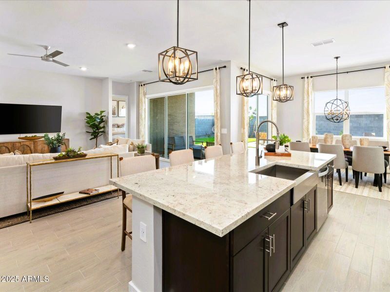 MERITAGE MODEL HOME KITCHEN LENNON FLOOR