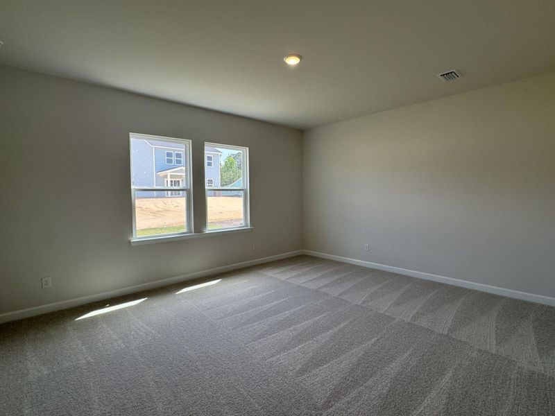 Spacious, unfurnished interior of a new home in , Ravenel (Image 18).