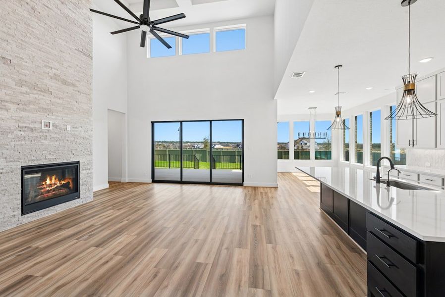 Spacious, unfurnished interior of a new home in Santa Rita Ranch, Liberty Hill (Image 9).