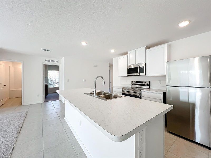 1390 Schumann Drive-30