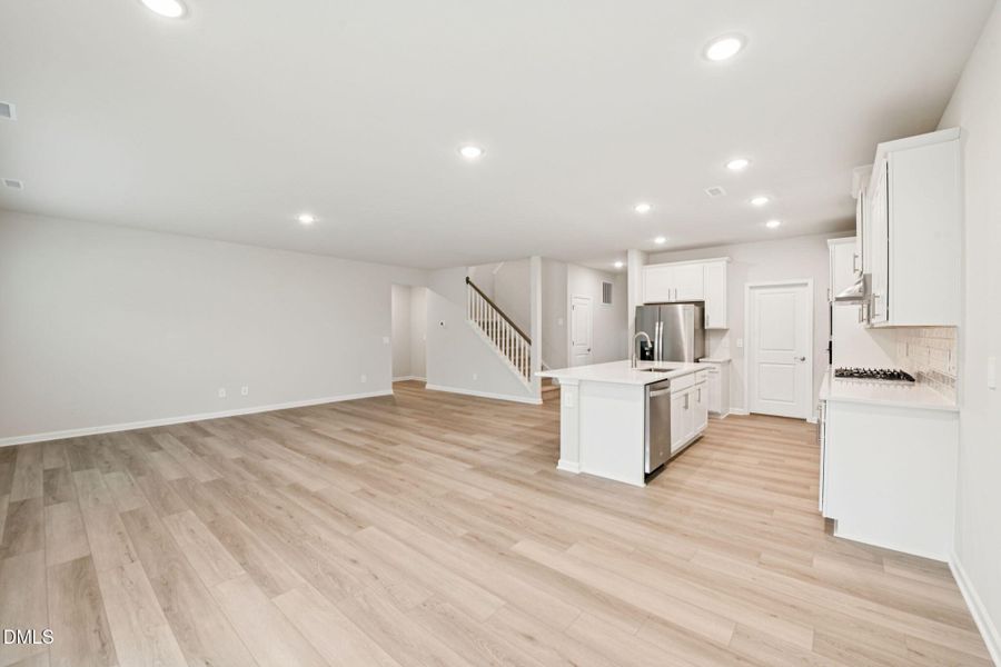 12-web-or-mls-Raleigh - Oak Manor - 137