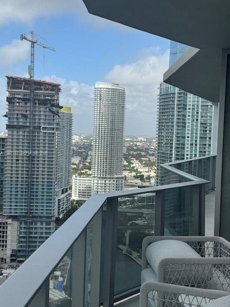 Condo located in Miami, FL showcasing its design and architecture (Image 3).