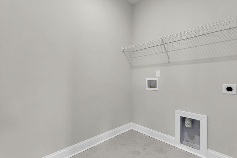 Spacious, unfurnished interior of a new home in Tidewater at Lakes of Cane Bay, Summerville (Image 29).