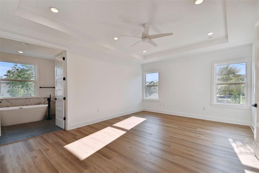 Spacious, unfurnished interior of a new home in , Tampa (Image 36).