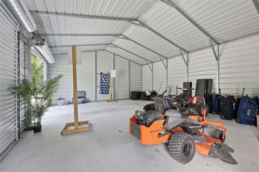 Community amenities in , Williston (Image 25).