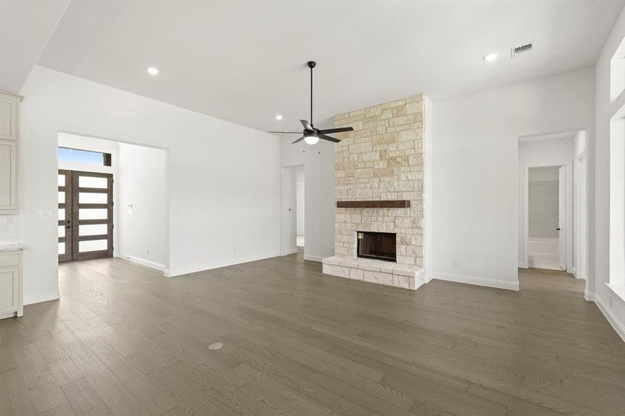 20. 150 Waterview - Family (3)