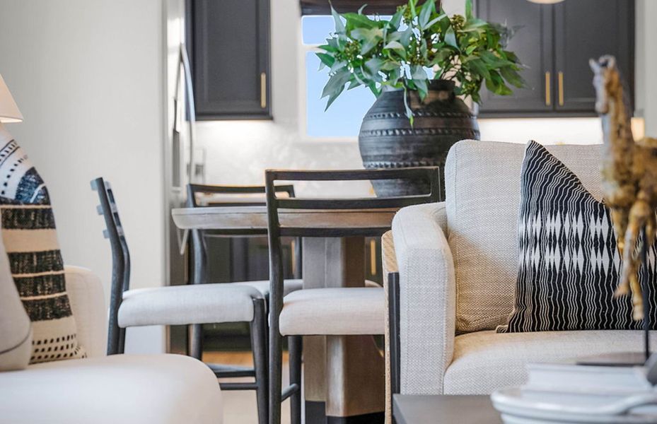 Representative interior finishes for a home built from the Compass by Del Webb in Del Webb Austin at Lost Pines, Bastrop (Image 26).