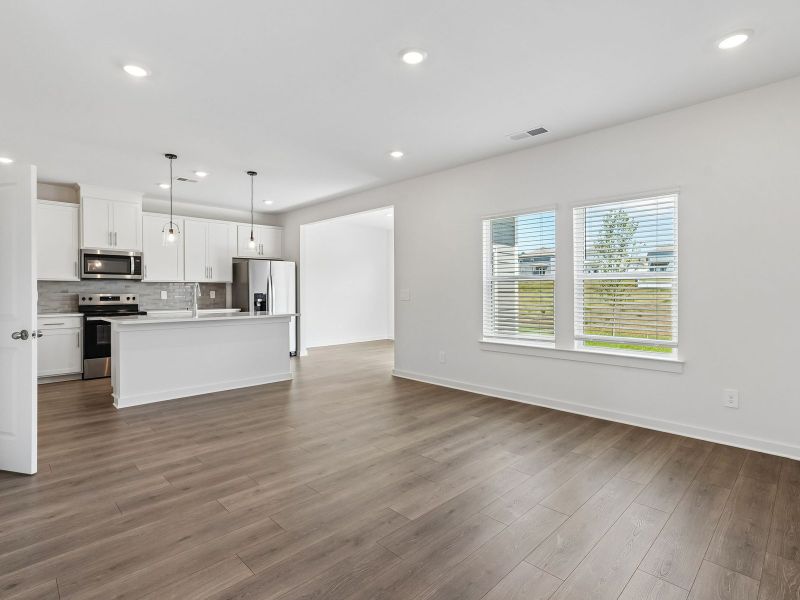 Spacious, unfurnished interior of a new home in Crestview - Ridge Series, Hermitage (Image 10).