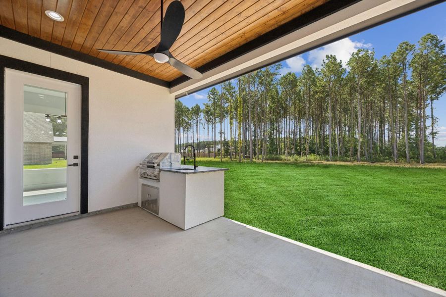 Ready to grill? This outdoor patio has your GAS grill already built in plus an outdoor sink to avoid trips in and out the house. Add your patio furniture and you are set for the best cookout! Ready to grill? This outdoor patio has your GAS grill already built in plus an outdoor sink to avoid trips in and out the house. Add your patio furniture and you are set for the best cookout!