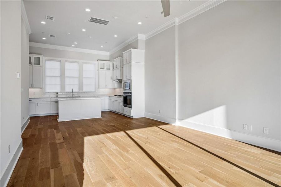 Spacious, unfurnished interior of a new home in , Addison (Image 24).